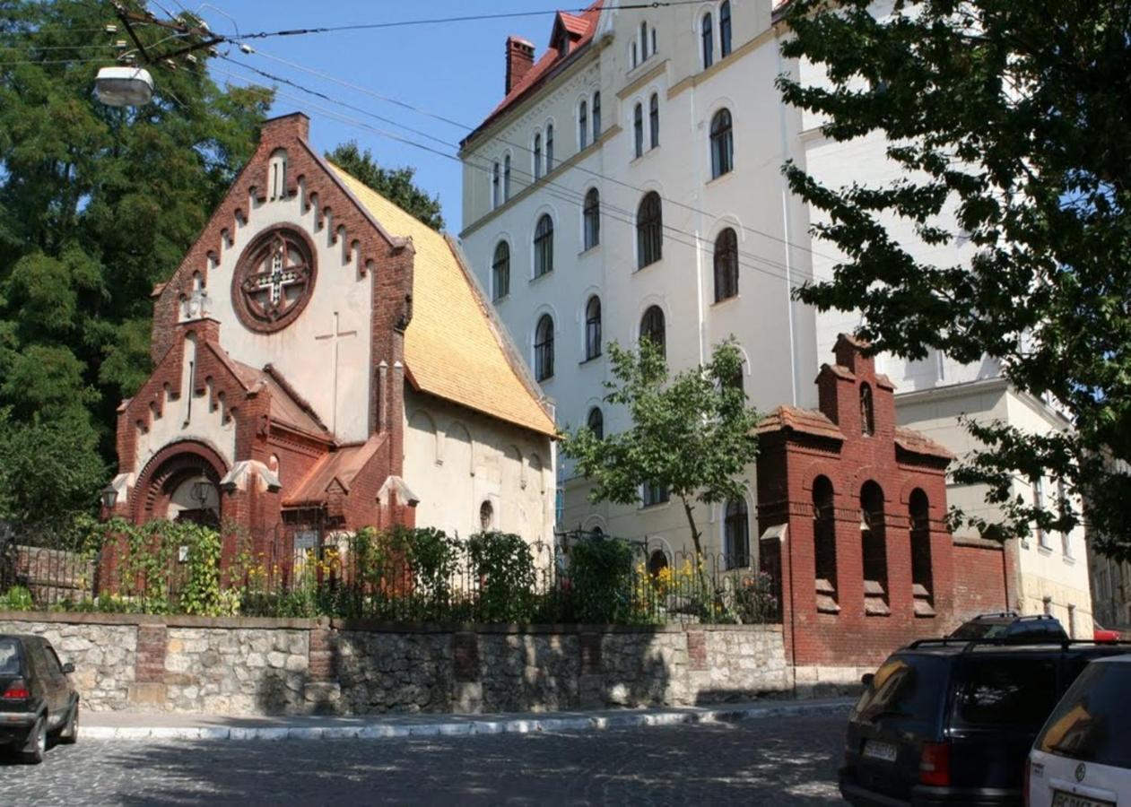 Міні-Апартаменти В Центрі Для 2-Х Гостей Lviv Exteriör bild